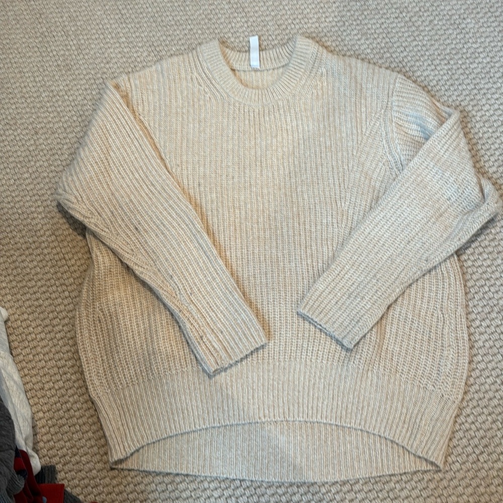 Athleta crew sweater. Cozy and warm. XS gently used plenty of life